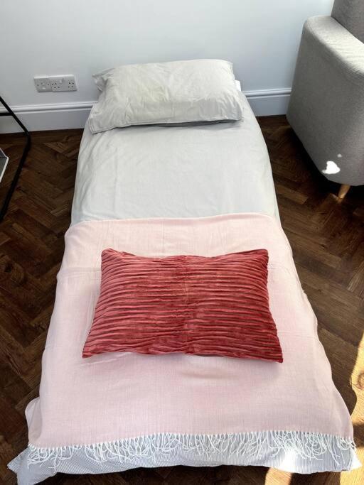 Gorgeous Small House In Hove