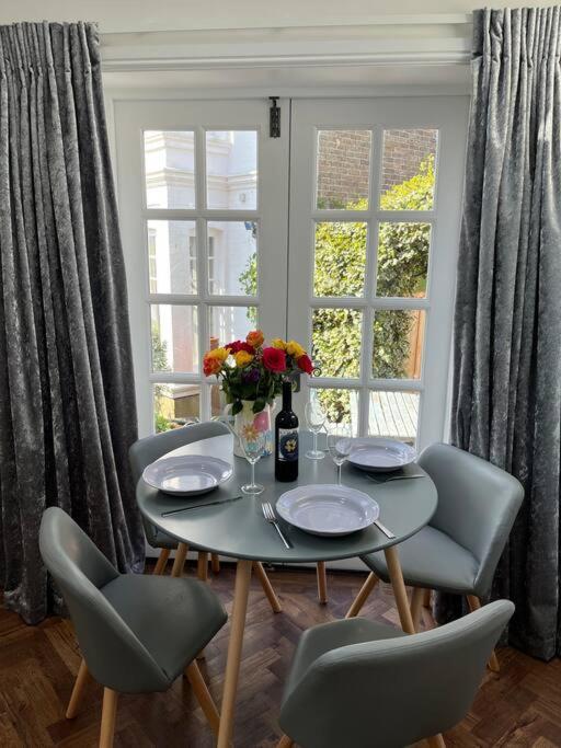 Gorgeous Small House In Hébergement de vacances Hove